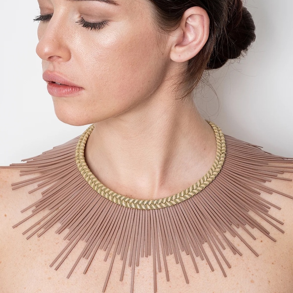 Such a fun statement necklace. Great condition, only worn a couple of times